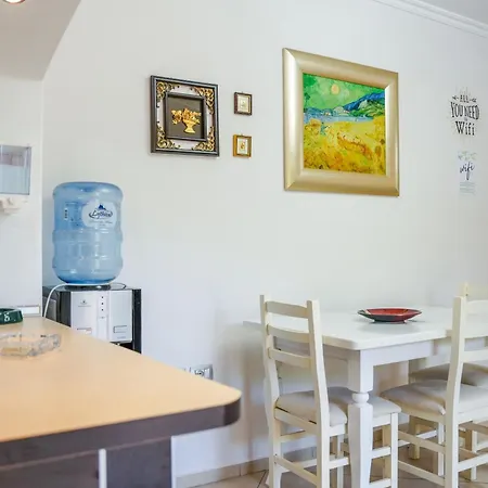 Centre Lions Gate 1 Τίρανα