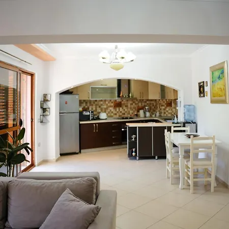 Apartment Centre Lions Gate 1 Tirana