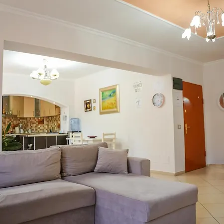 Centre Lions Gate 1 Apartman Tirana