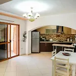 Apartmán Centre Lions Gate 1 *
