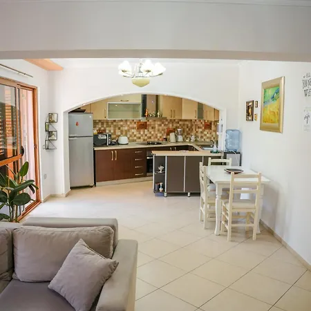 Centre Lions Gate 1 Apartamento *