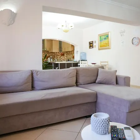 Apartamento Centre Lions Gate 1