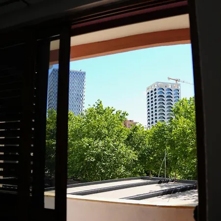 Appartement Centre Lions Gate 1 *