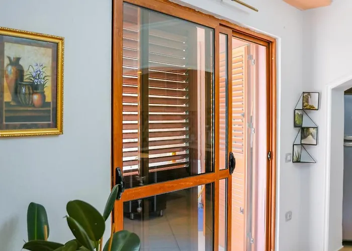 公寓 Centre Lions Gate 1 *