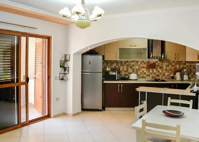 公寓 Centre Lions Gate 1 *