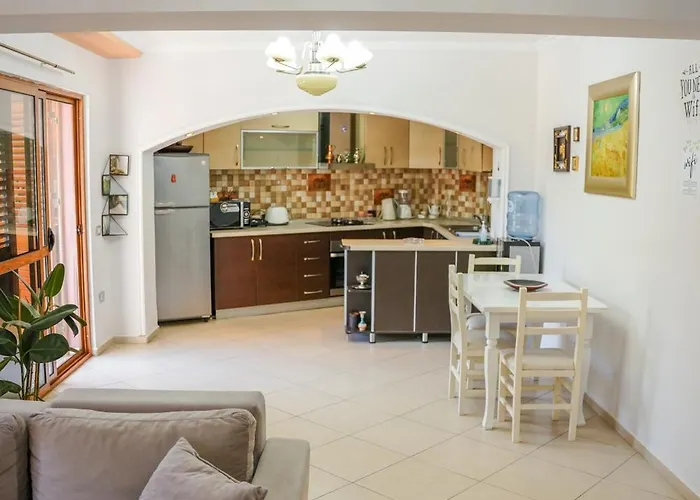 Centre Lions Gate 1 公寓 *